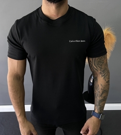 CAMISETA CALVIN KLEIN RELEVO PRETA