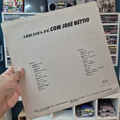 LP JOSÉ BÉTTIO - ARRASTA PÉ COM JOSÉ BÉTTIO na internet