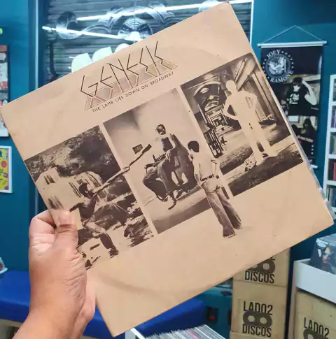 LP GENESIS - THE LAMB LIES DOWN ON BROADWAY