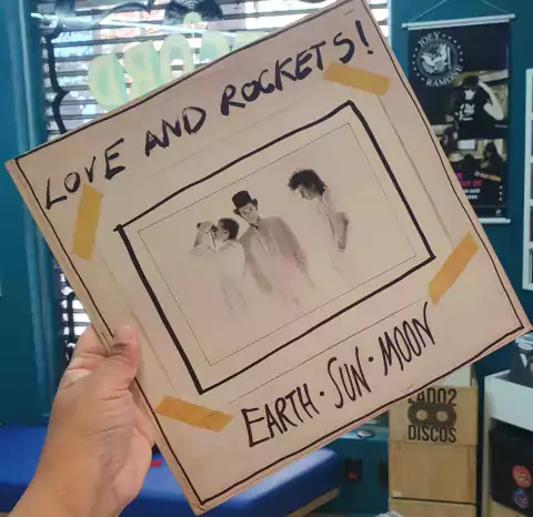 LP LOVE AND ROCKETS ! - EARTH SUN MOON