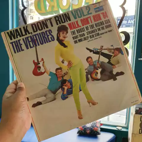 LP THE VENTURES - WALK, DON'T RUN VOL2