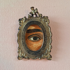 Broche número 02 - olho castanho