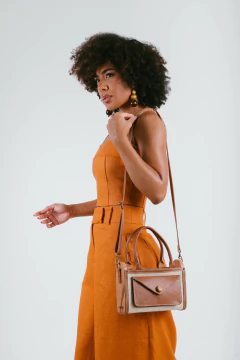 JULIE SELVAGEM na internet