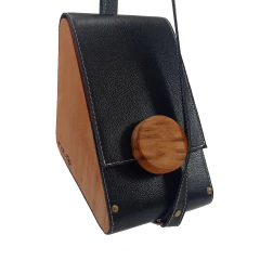 Imagem do TRIANGULAR PRETA