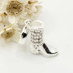 Berloque Bota Cravejada Prata 925 - comprar online