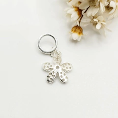 Berloque Flor Cravejada Prata 925 - comprar online