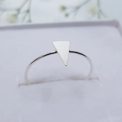 Anel Triângulo Liso Prata 925 - comprar online