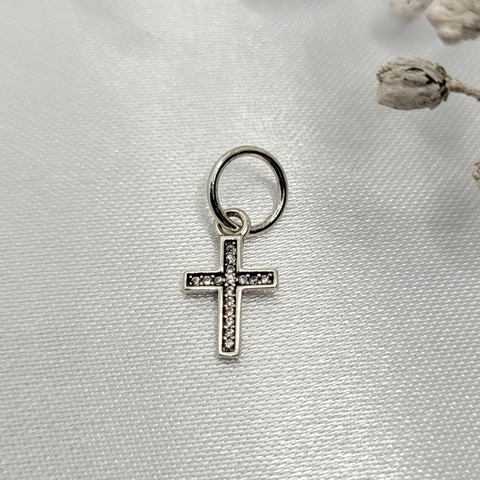 Berloque Cravejado Cruz 1,3cm Prata 925