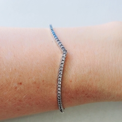 Bracelete Rígido Cravejado Zircônia V Prata 925 - comprar online