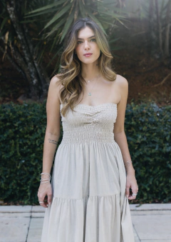 Vestido Ísis cru na internet