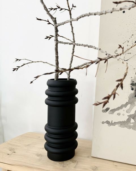 Florero Ondas Negro Mate - comprar online