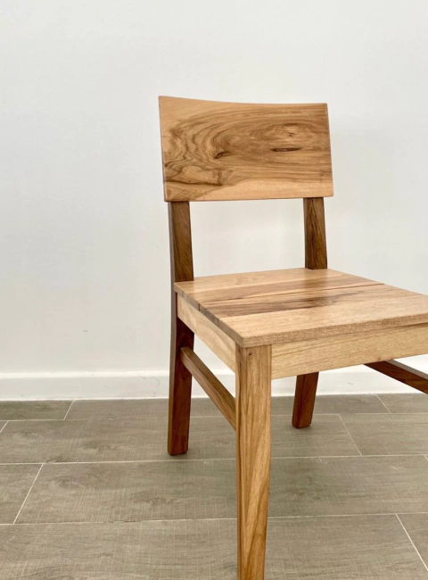 Silla Borneo Petiribi