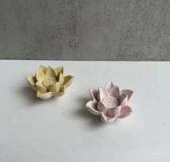Imagen de Molde de silicona mini flor de loto abierta