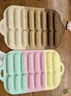 Molde de silicona barritas estampadas x 16 - tienda online