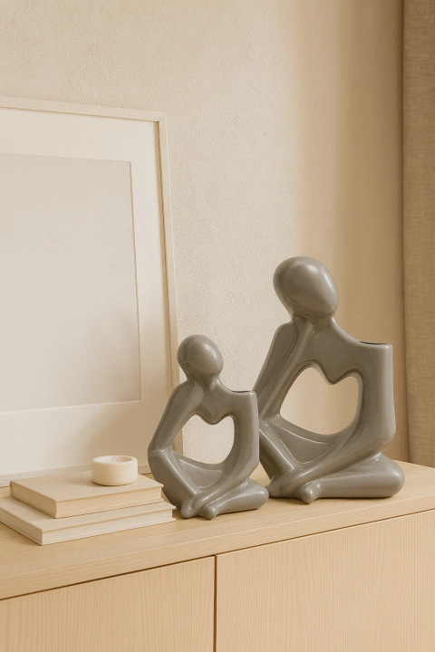 Figura Ceramica mujer Gris Chica - comprar online