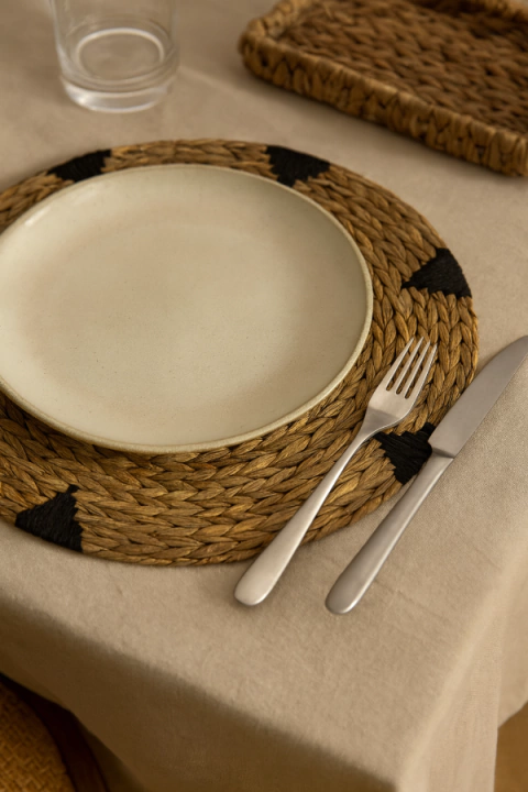 Plato de Sitio Redondo con Negro 37cm - comprar online