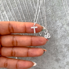 Collar Inicial T en internet