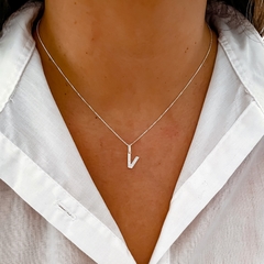 Collar Inicial V - comprar online