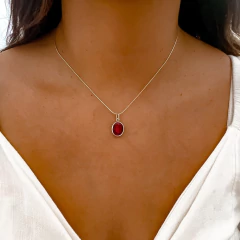 Collar Isabella raíz de rubí en internet