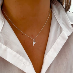Collar Inicial F