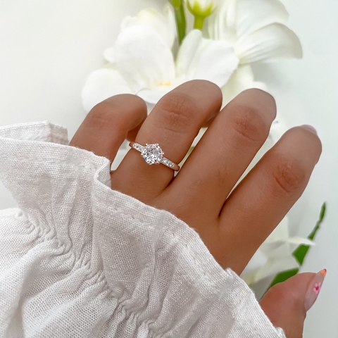 Anillo Dayna