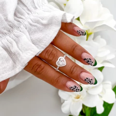 Anillo Nicoletta en internet