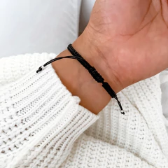 Pulsera de Hilo Josephine negra en internet
