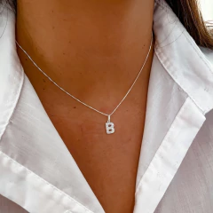 Collar Inicial B