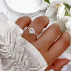 Anillo Ava