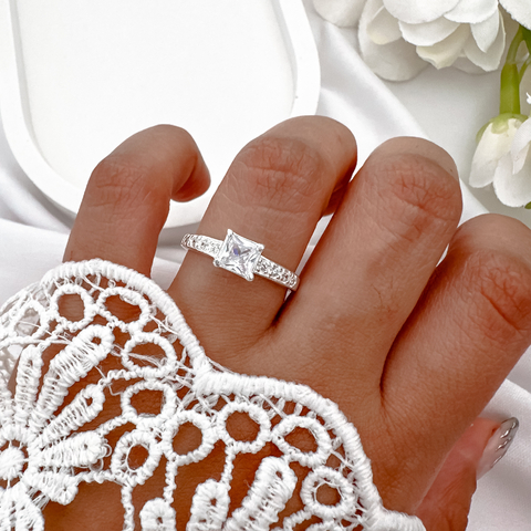 anillo Alicia