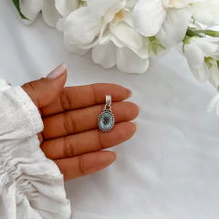 Dije Alisha Topacio celeste - A&M JOYAS