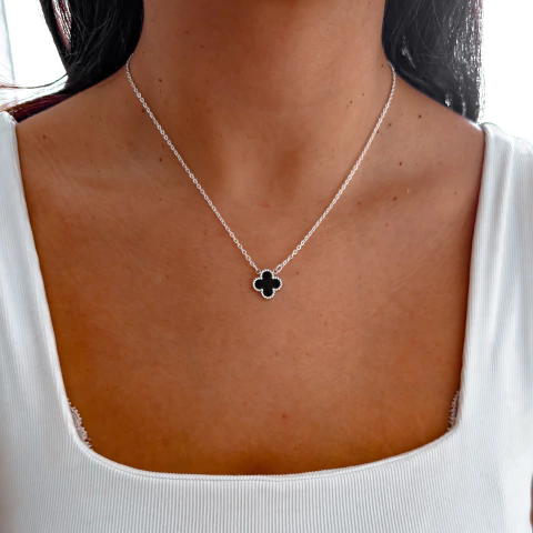 Collar van cleef negro