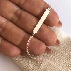Pulseira Infantil Plaquinha Personaliável Prata 925 - Isa Coelho Pratas