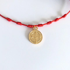 Pulseira 7 nós Vermelha Adulto com medalha São Bento em Semijóia na internet