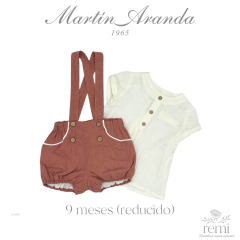 Conjunto peto terracota con camisa blanca lino 9 meses (reducido) Martín Aranda en internet