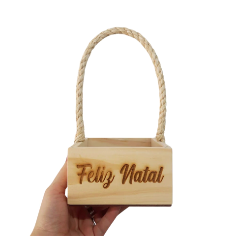 Cesta de Madeira Quadrada 13cm com Alça de Sisal Reforçada com Arame - Coleção Natal