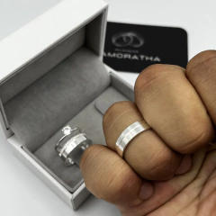 Aliança 6mm (c/ 15 zircônias cravejadas + risco lateral) | PRATA 950 - Fábrica de Alianças Namoratha 