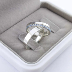 Alianças em 4mm (c/ 15 pedras em zircônia azul bebê na femin.) | PRATA 950 - Fábrica de Alianças Namoratha 