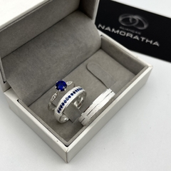 Aliança 5mm (c/ 15 pedras em zircônia azul + solitário personalizado) | PRATA 950 - comprar online