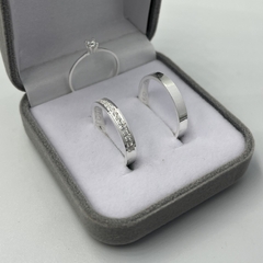 Aliança 3mm lisa (15 pedras em zircônia fem.) | PRATA 950