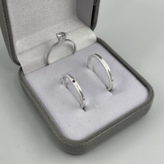 ALIANÇA 2MM (PEDRA CENTRAL ROSA) | PRATA 950 - comprar online