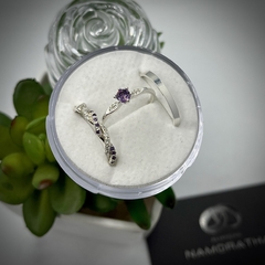 Aliança 2mm personalizada (zircônia roxas e brancas) | PRATA 950 na internet