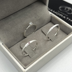 Aliança 2mm (c/ canto liso + zircônia cravejada rosa) | PRATA 950 - comprar online