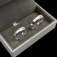 Aliança 5mm chanfrada (15 pedras em zircônia) | PRATA 950 - comprar online