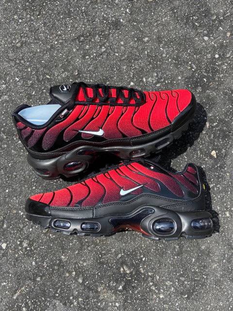 NIKE AIR MAX TN PLUS