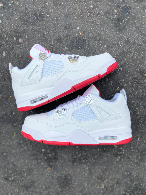 AIR JORDAN 4