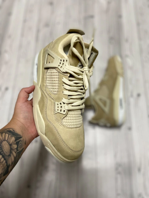 NIKE AIR JORDAN 4
