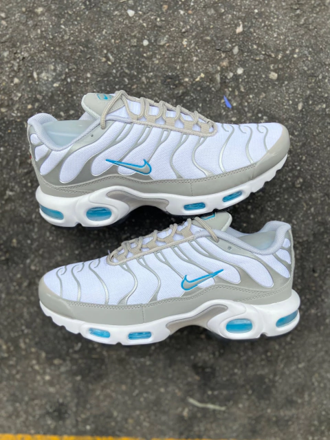 NIKE AIR MAX TN PLUS