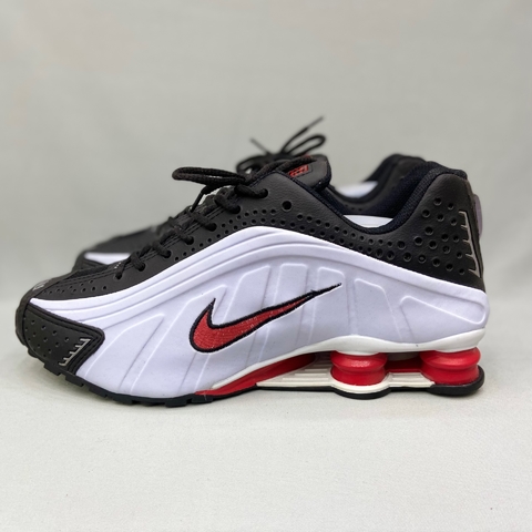NIKE SHOX R4