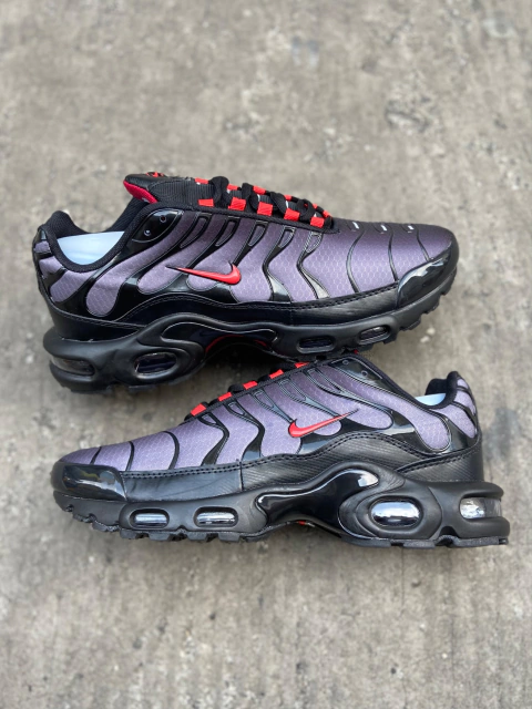 NIKE AIR MAX TN PLUS